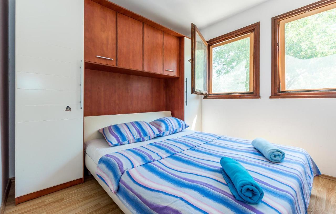 Nice Home In Jezera With Wifi Екстериор снимка