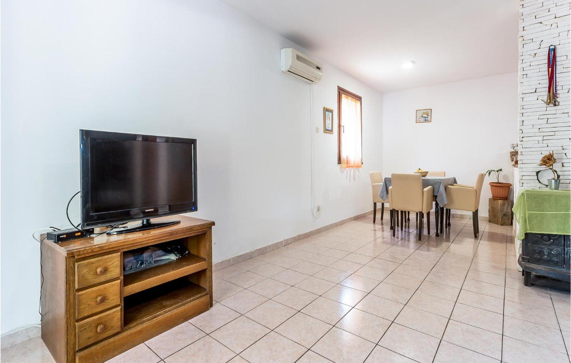 Nice Home In Jezera With Wifi Екстериор снимка